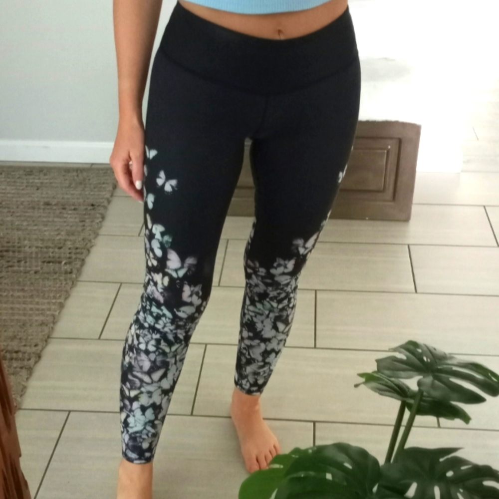 ALO Yoga Black Butterfly Print Leggings - Picture 3 of 9